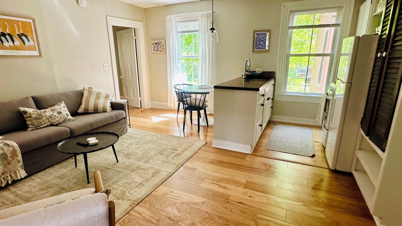 Photo of Livingroom in Shelburne