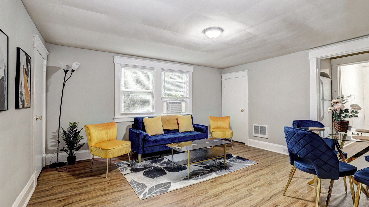 Photo of Livingroom in Woodlawn