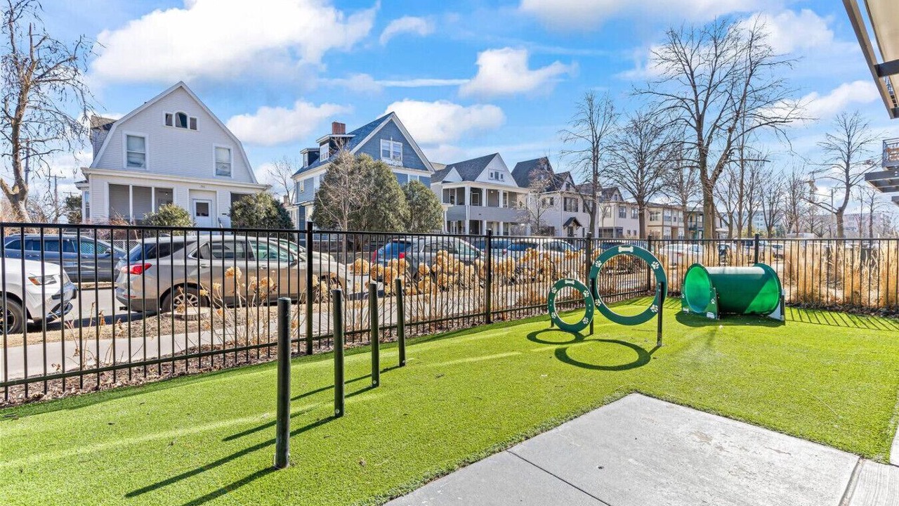 Photo of Outdoor in Lyn-Lake