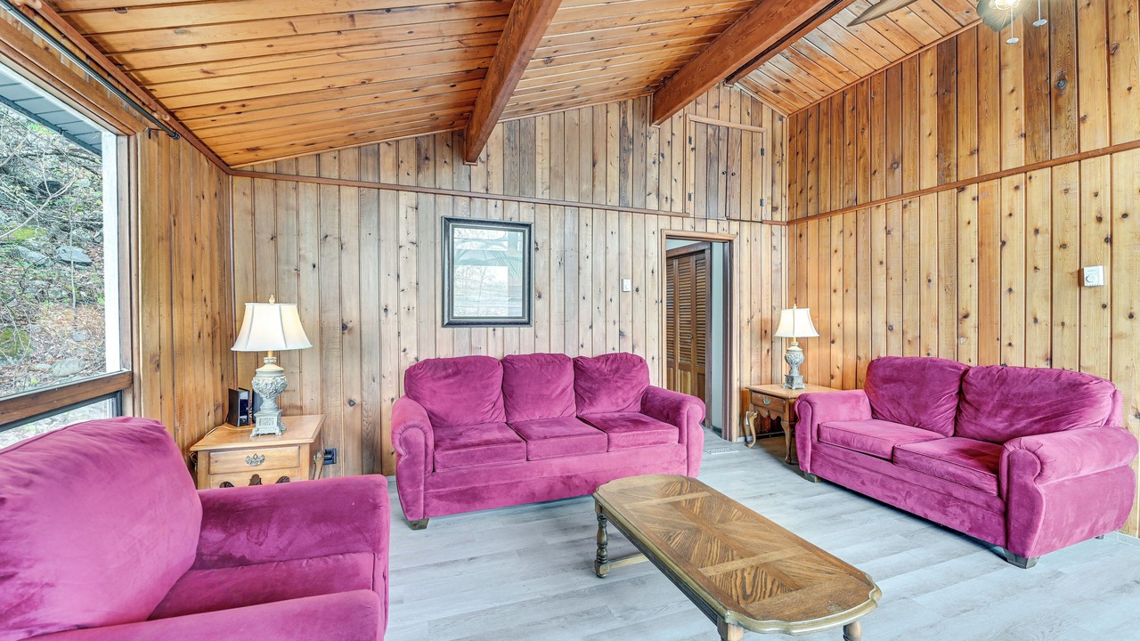 Photo of Livingroom in Hadley
