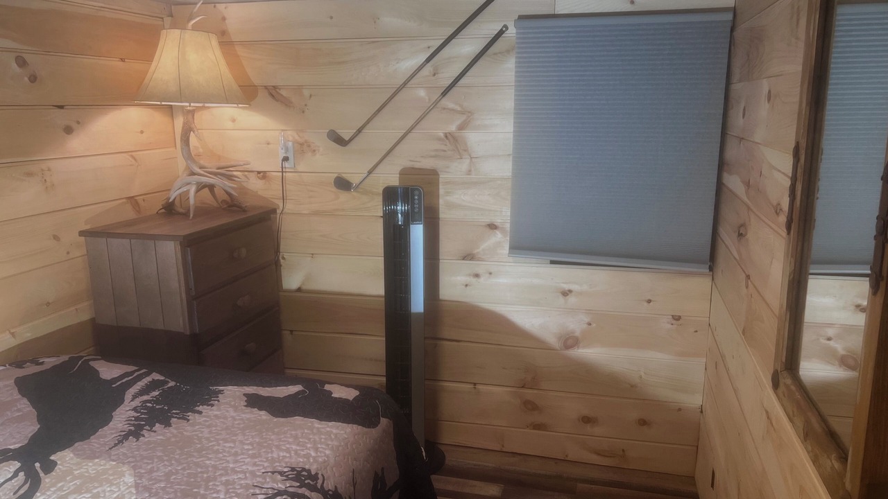 Photo of Bedroom in Courthouse-Collins Settlement