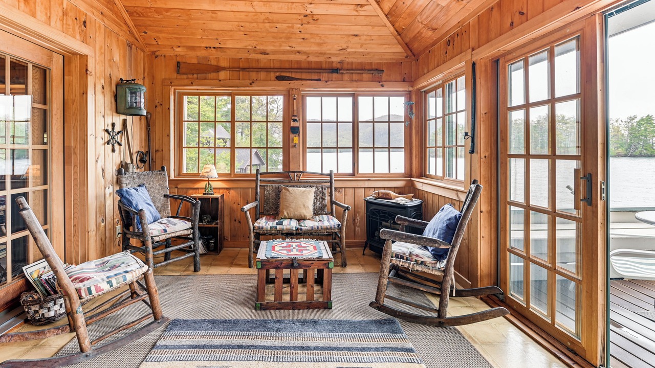 Photo of Livingroom in Huletts Landing