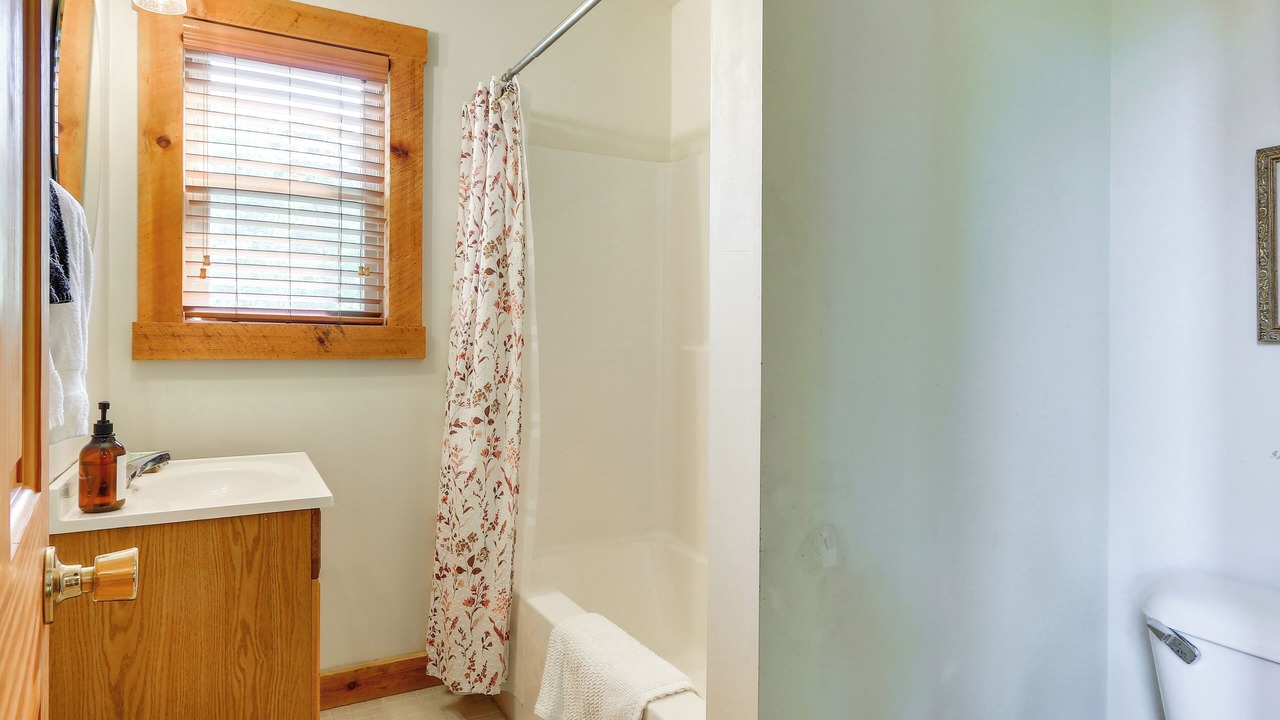 Photo of Bathroom in Wardensville