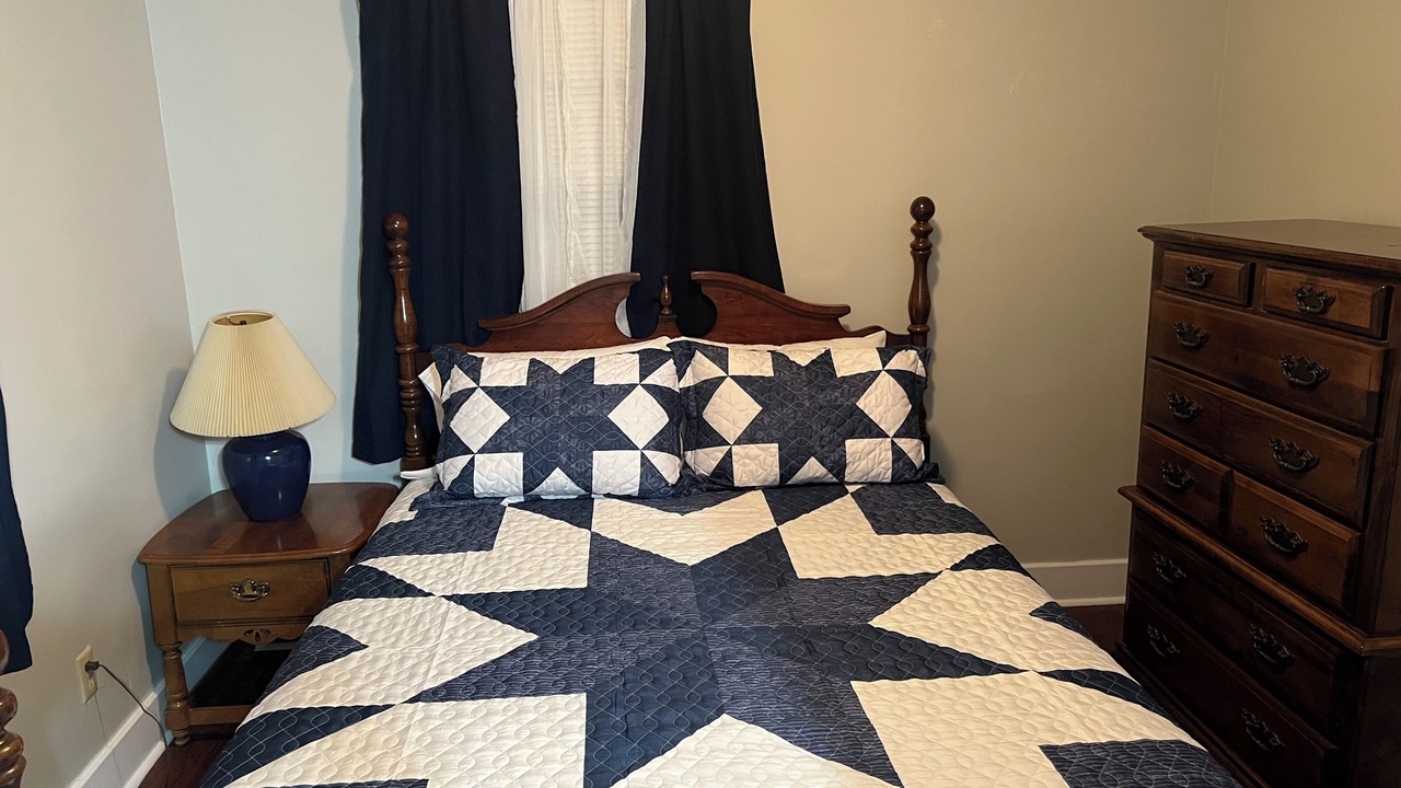 Photo of Bedroom in Mount Carbon