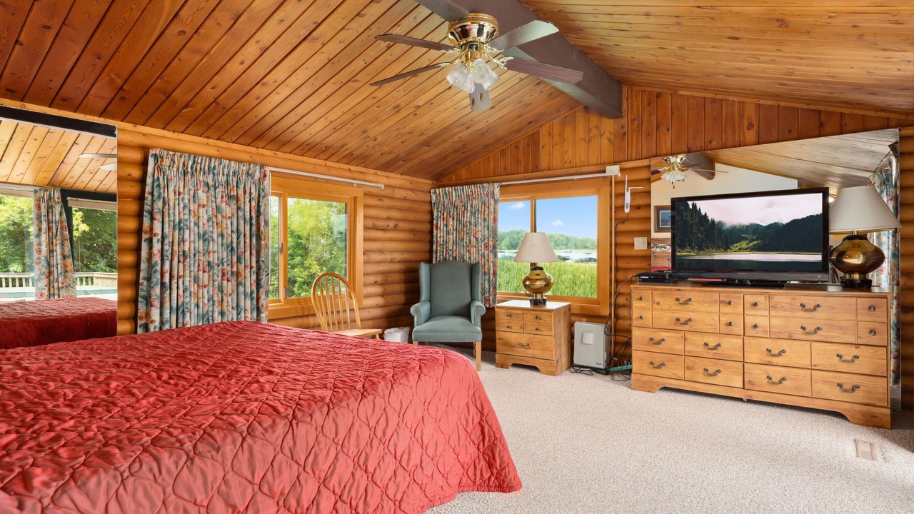 Photo of Bedroom in Breezy Point