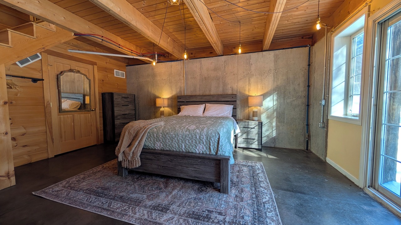 Photo of Bedroom in Sullivan