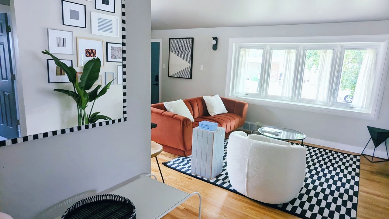 Photo of Livingroom in Pontiac