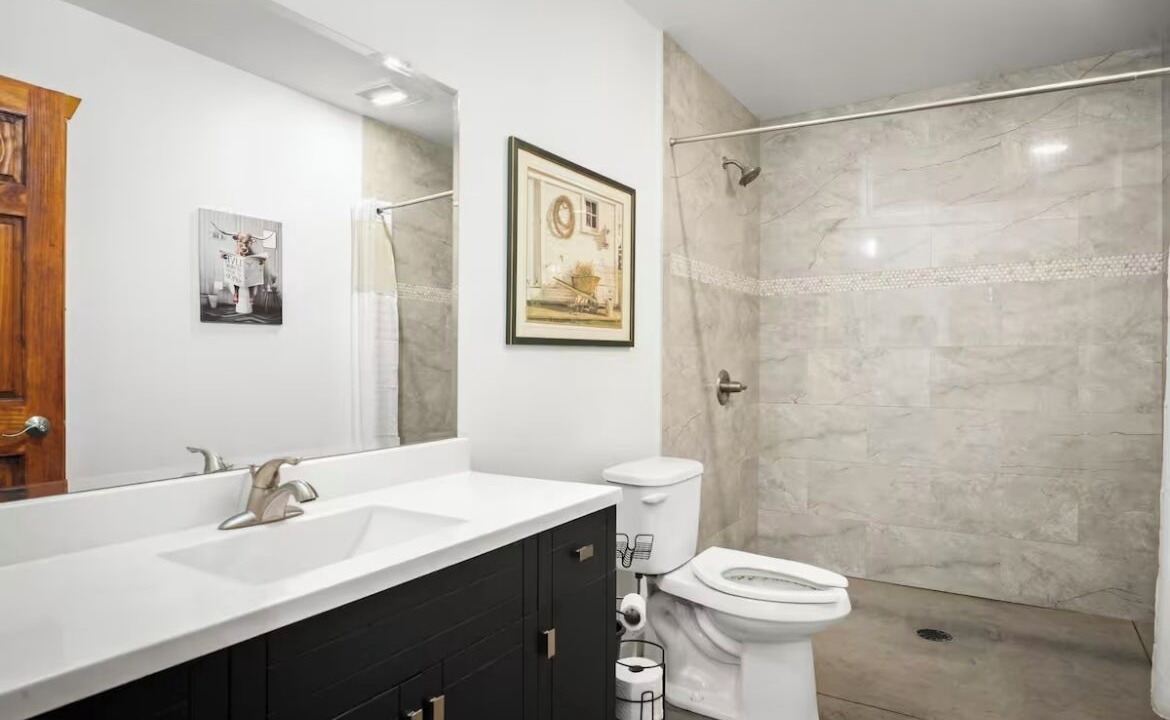 Photo of Bathroom in Arena