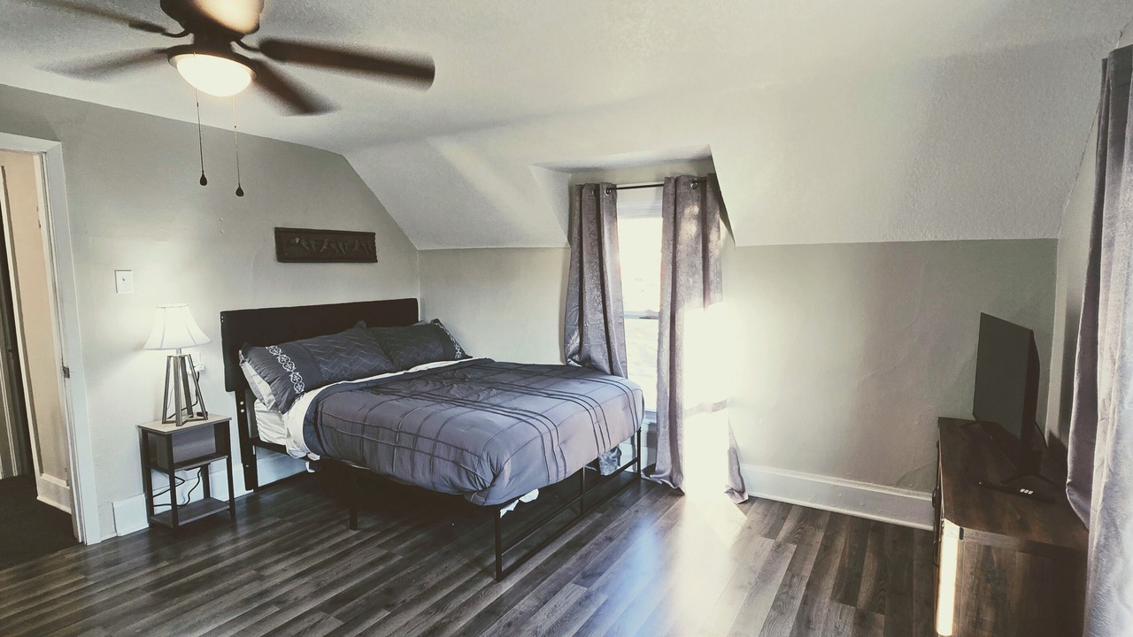 Photo of Bedroom in Oelwein