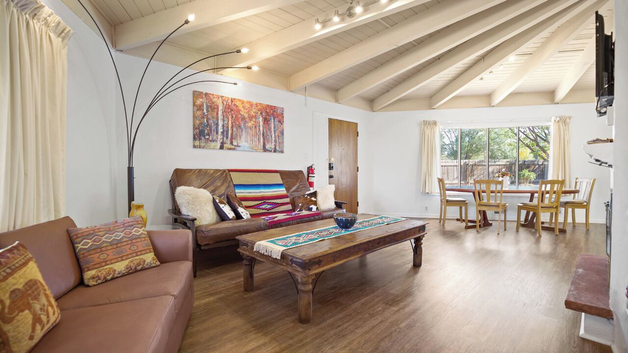 Photo of Livingroom in Taos