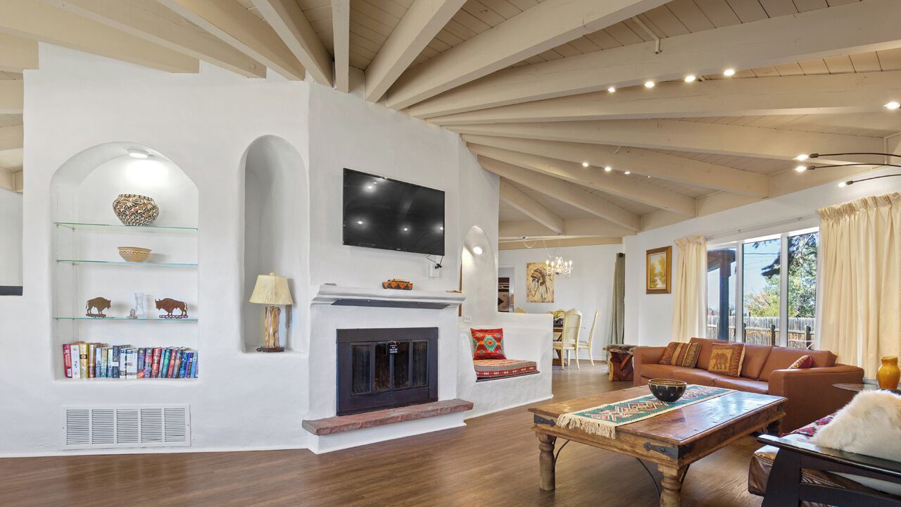 Photo of Livingroom in Taos