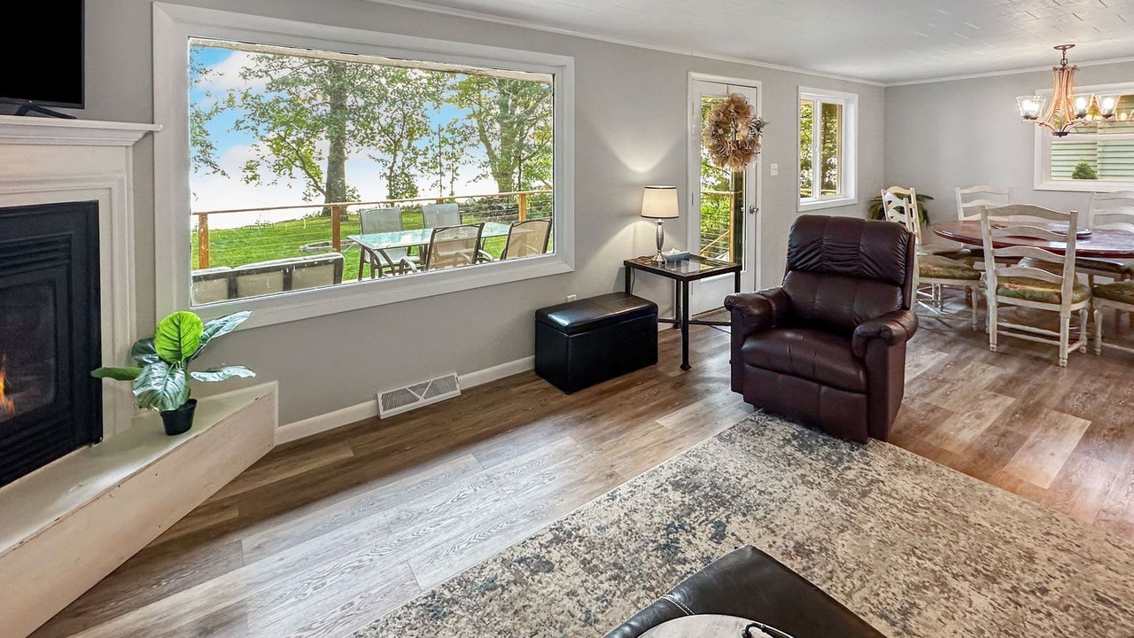 Photo of Livingroom in Marinette