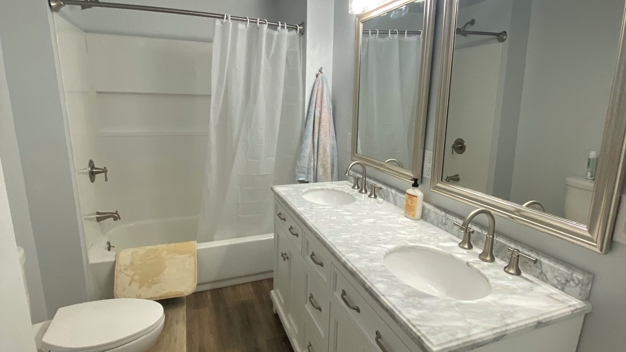Photo of Bathroom in Marinette
