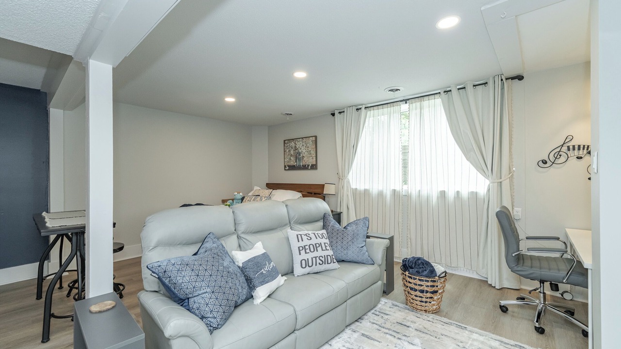 Photo of Livingroom in Kutzky Park