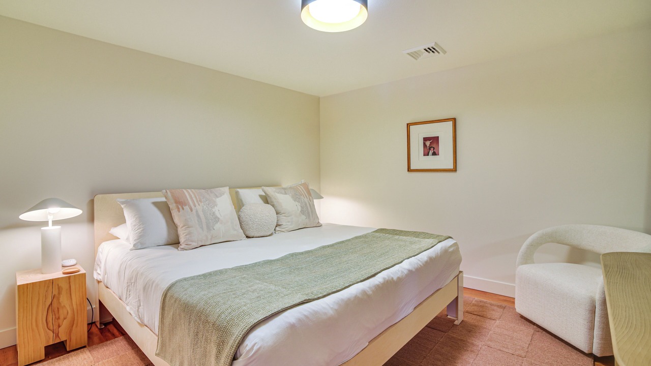 Photo of Bedroom in Southside
