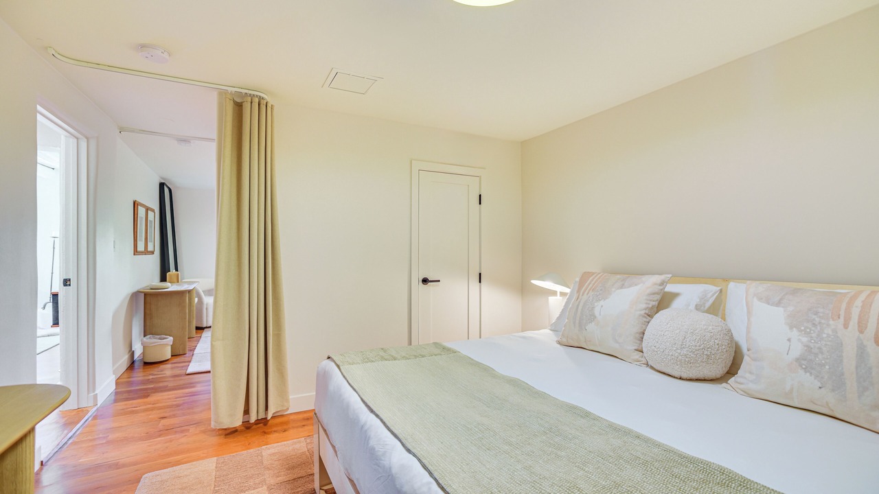 Photo of Bedroom in Southside