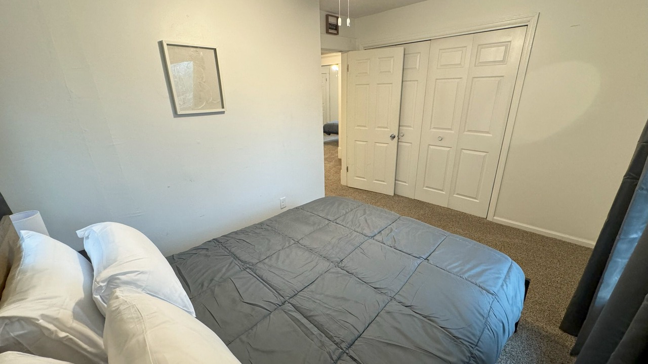 Photo of Bedroom in Nelsonville