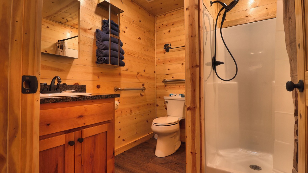 Photo of Bathroom in Red River