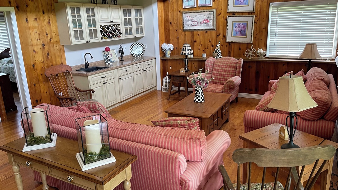 Photo of Livingroom in Bayberry