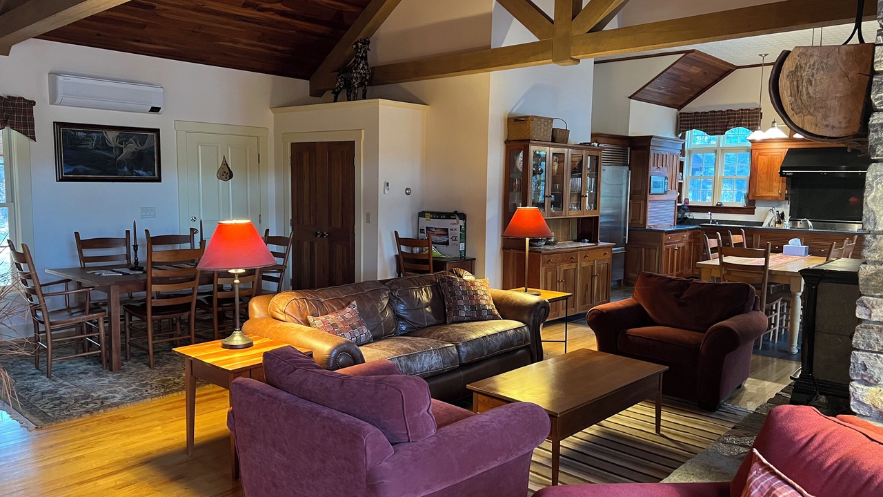 Photo of Livingroom in Forest Dale