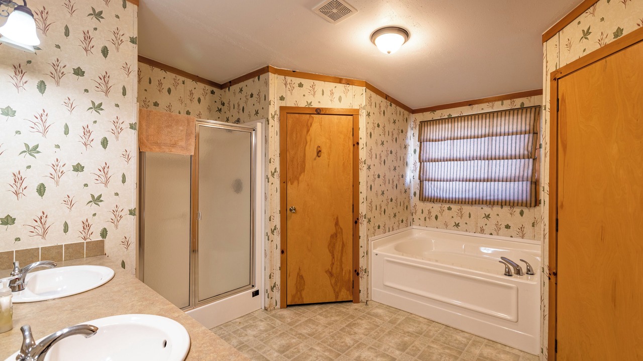 Photo of Bathroom in Neillsville
