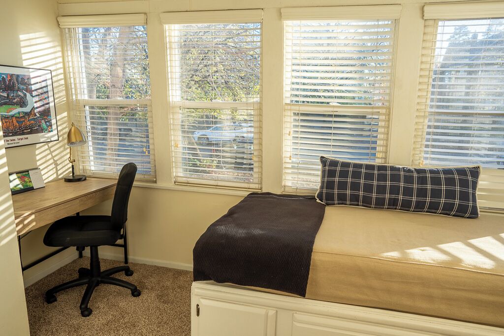 Photo of Bedroom in Midway