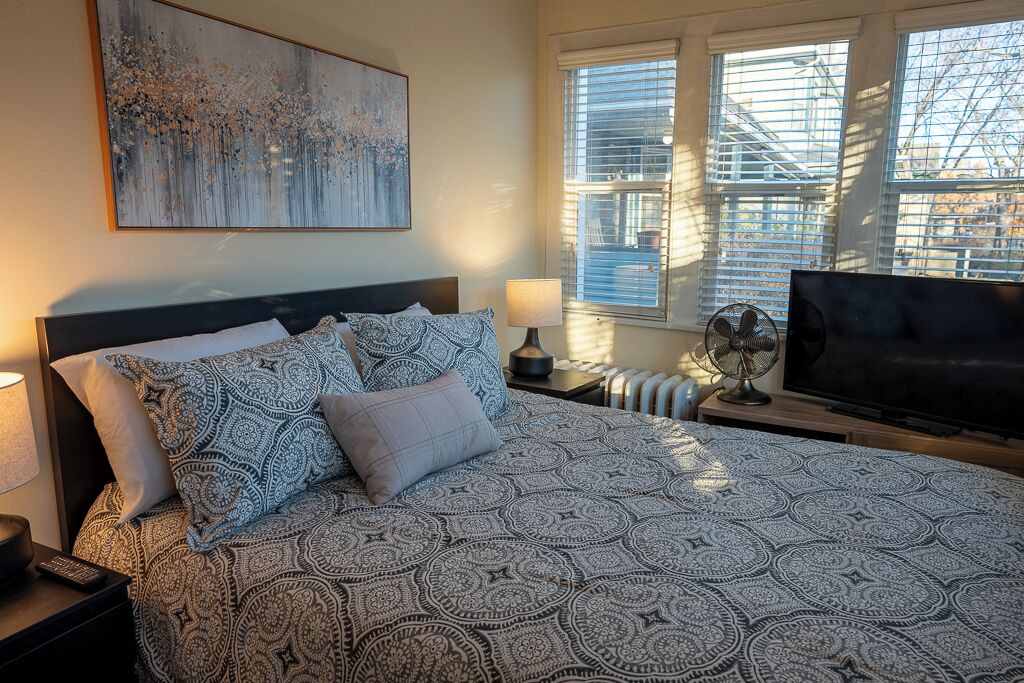Photo of Bedroom in Midway