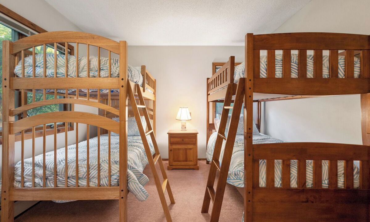 Photo of Bedroom in Moultonborough