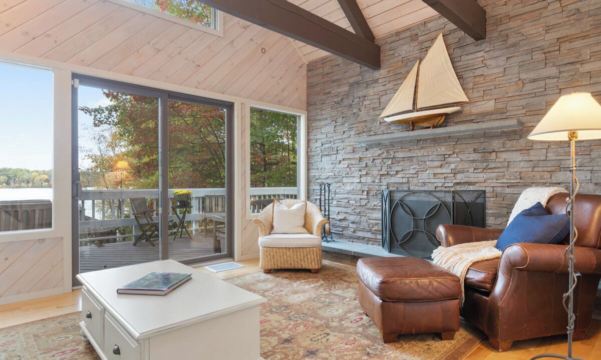 Photo of Livingroom in Moultonborough