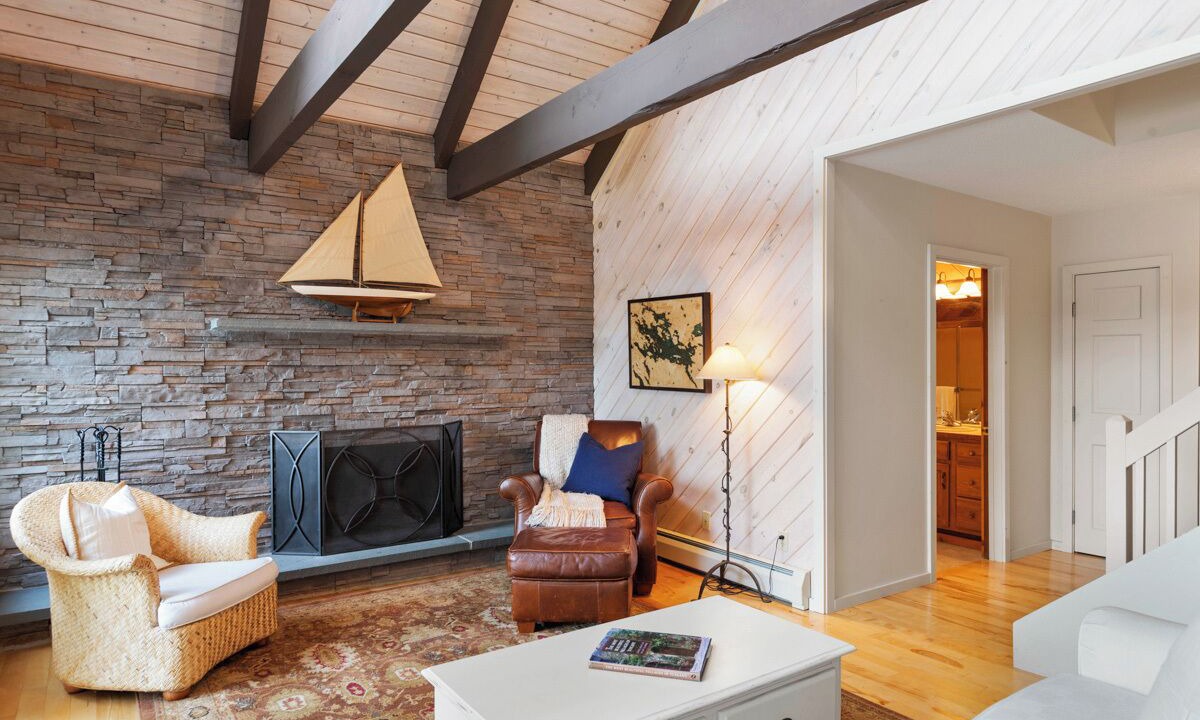 Photo of Livingroom in Moultonborough