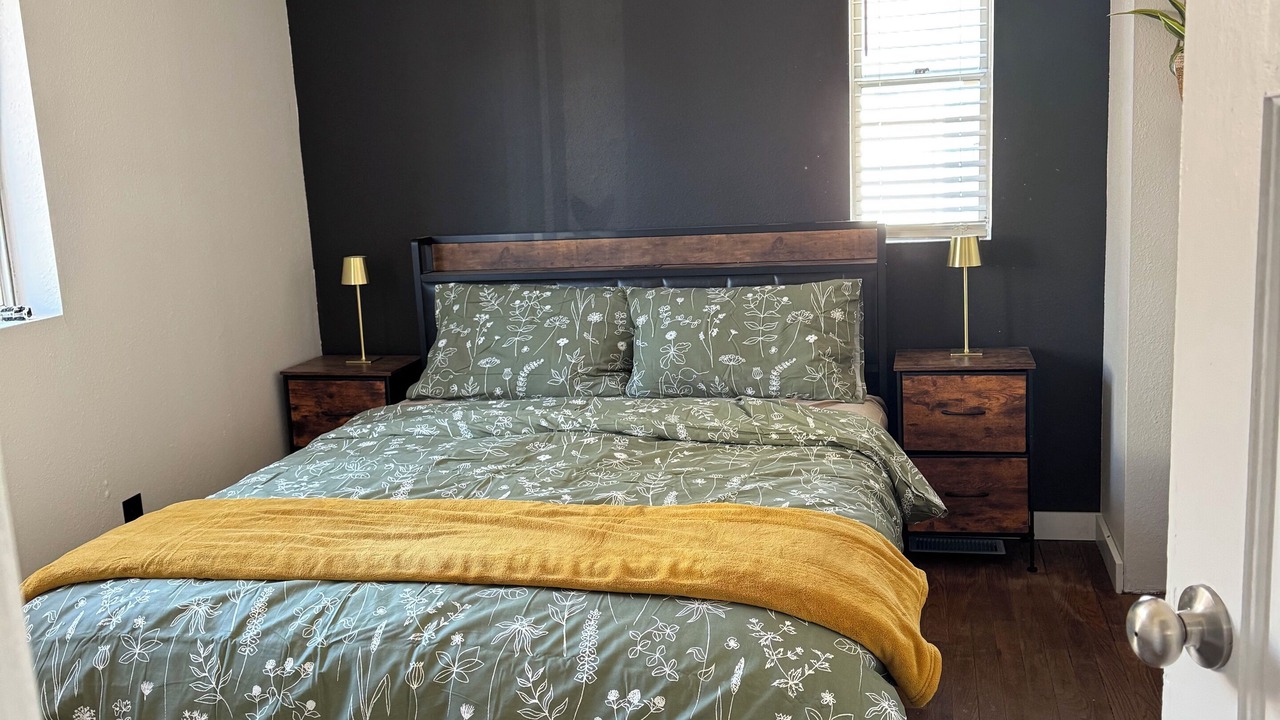 Photo of Bedroom in Los Alamos