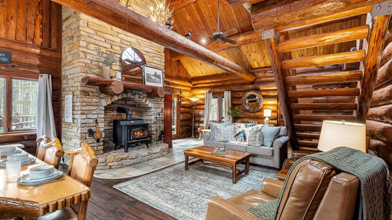 Photo of Livingroom in Alma Center