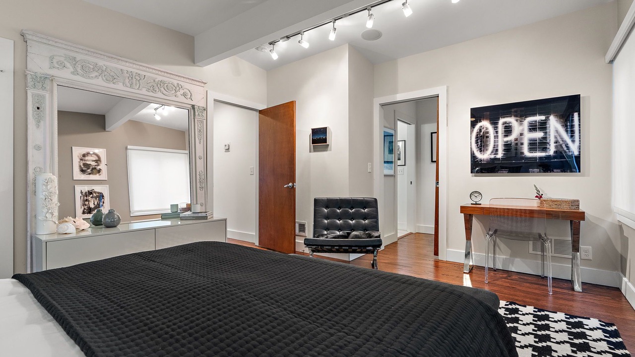 Photo of Bedroom in Lynnhurst