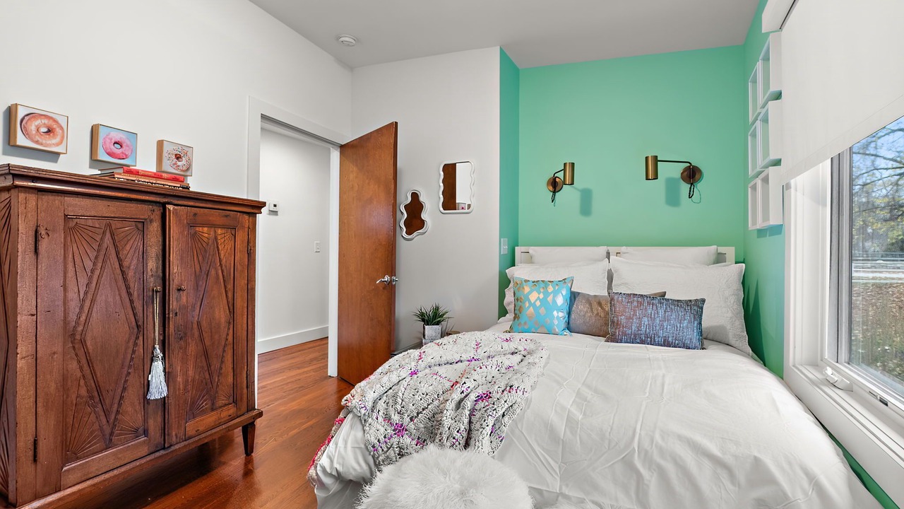 Photo of Bedroom in Lynnhurst