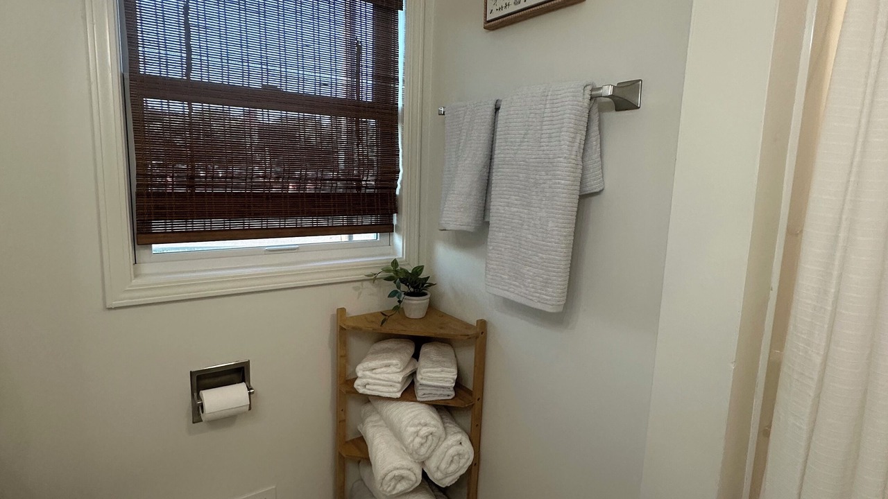 Photo of Bathroom in Kutzky Park