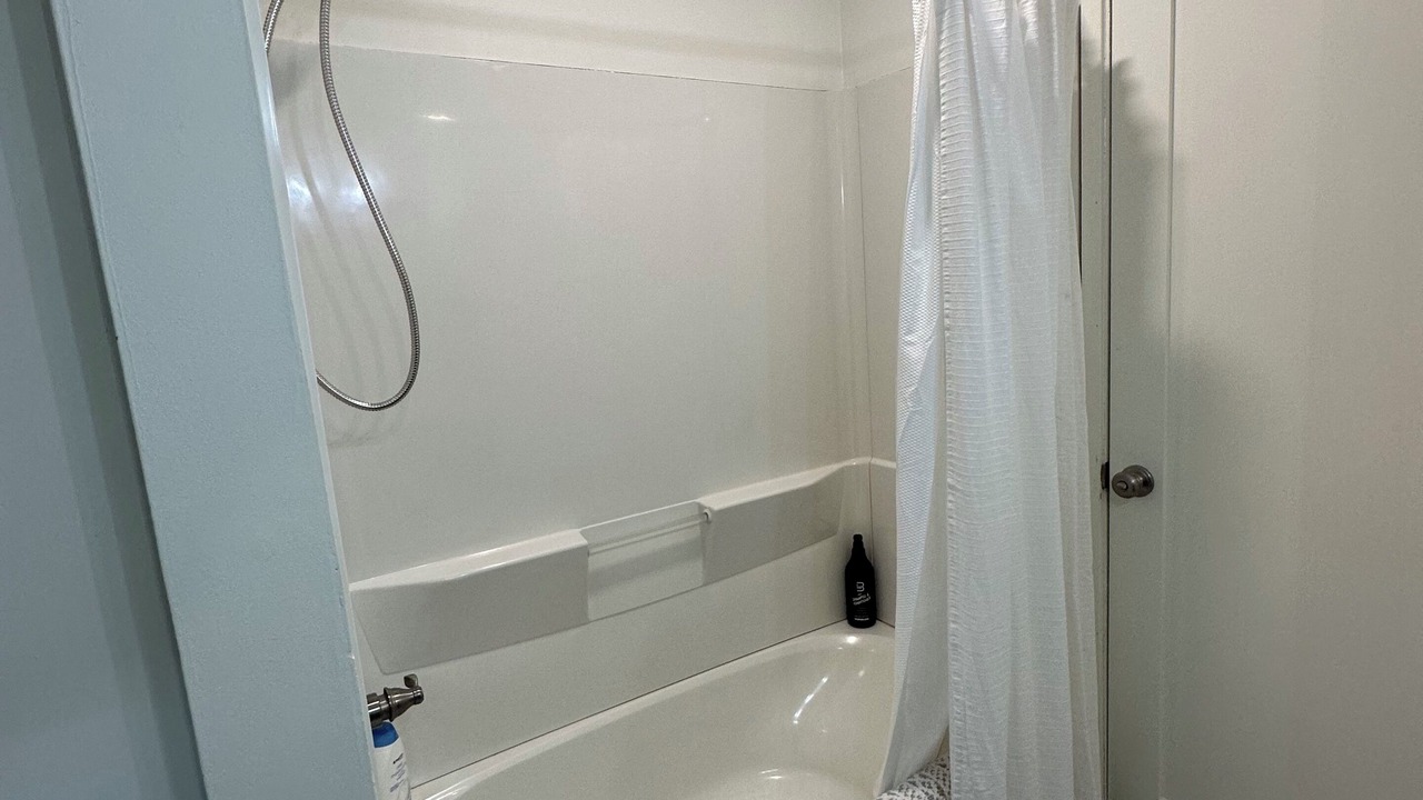 Photo of Bathroom in Kutzky Park