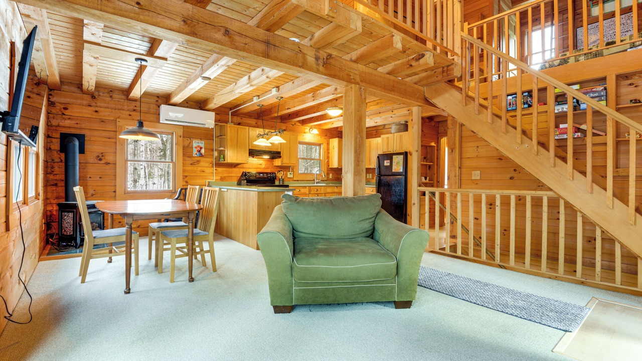 Photo of Livingroom in Stoddard
