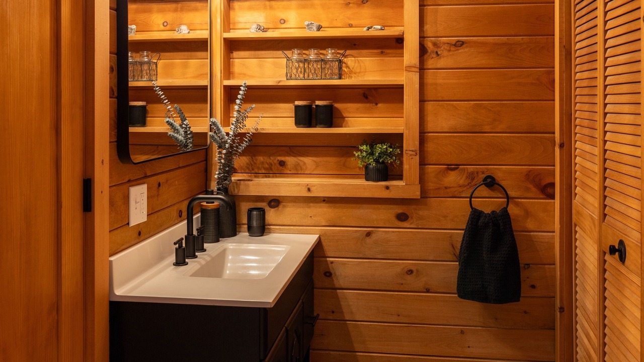 Photo of Bathroom in Jeffersonville