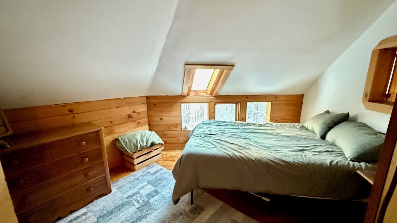 Photo of Bedroom in East Calais