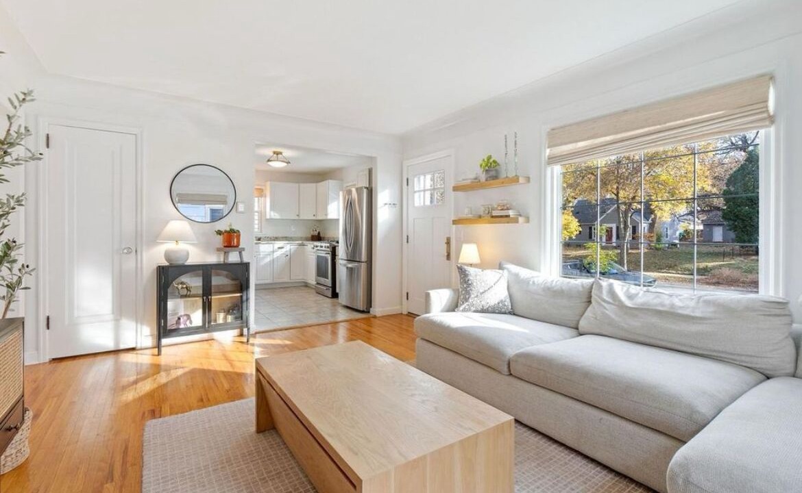 Photo of Livingroom in St. Louis Park