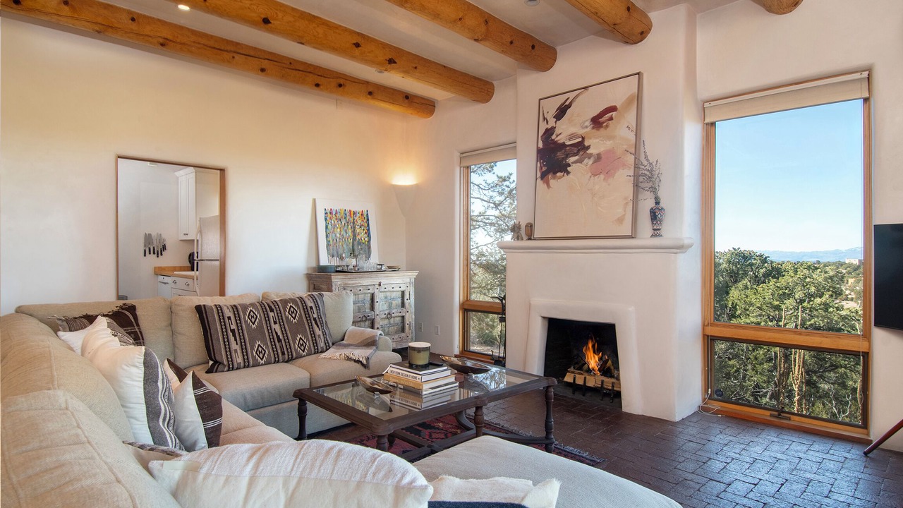 Photo of Livingroom in Northeast Santa Fe