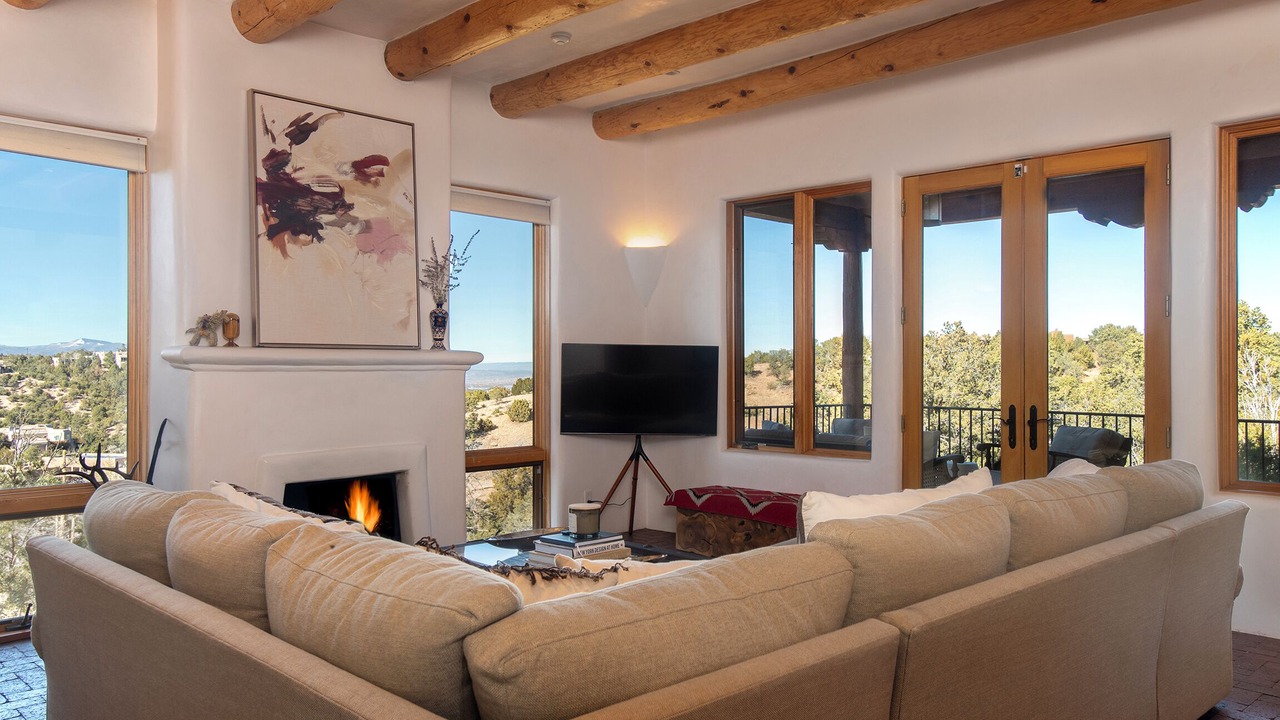 Photo of Livingroom in Northeast Santa Fe