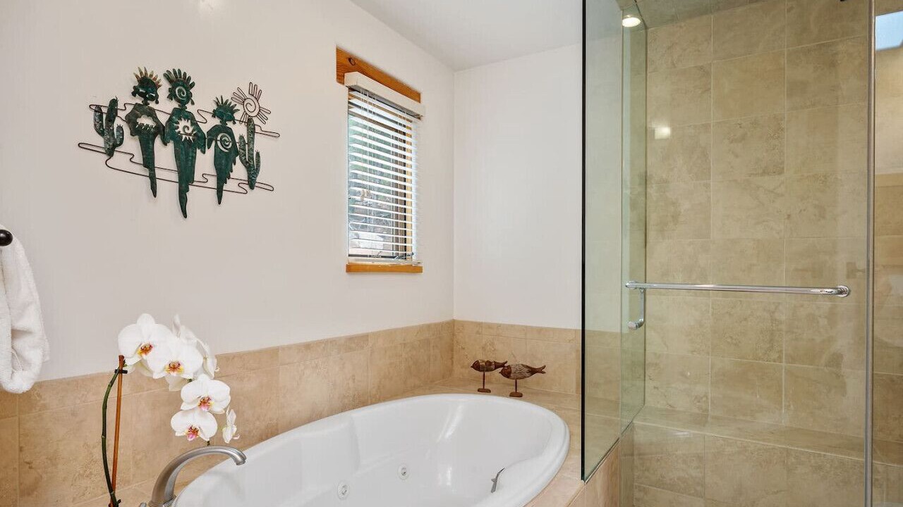 Photo of Bathroom in Tesuque