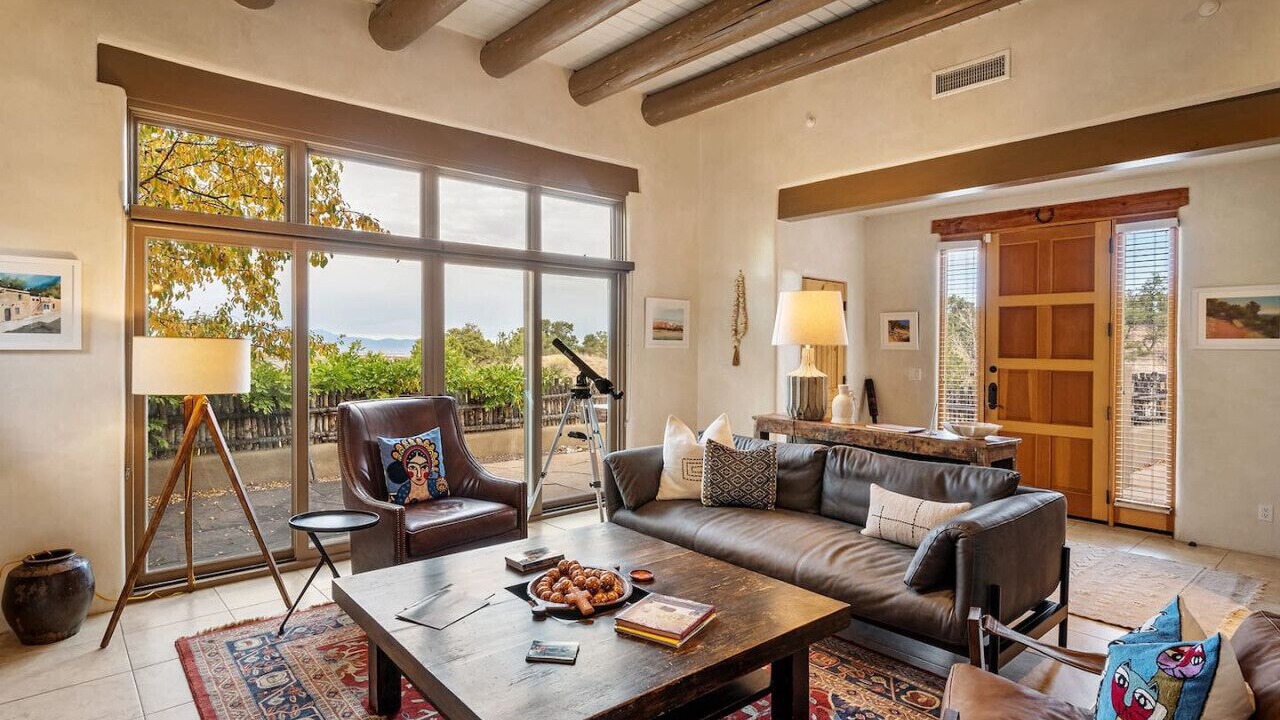 Photo of Livingroom in Tesuque