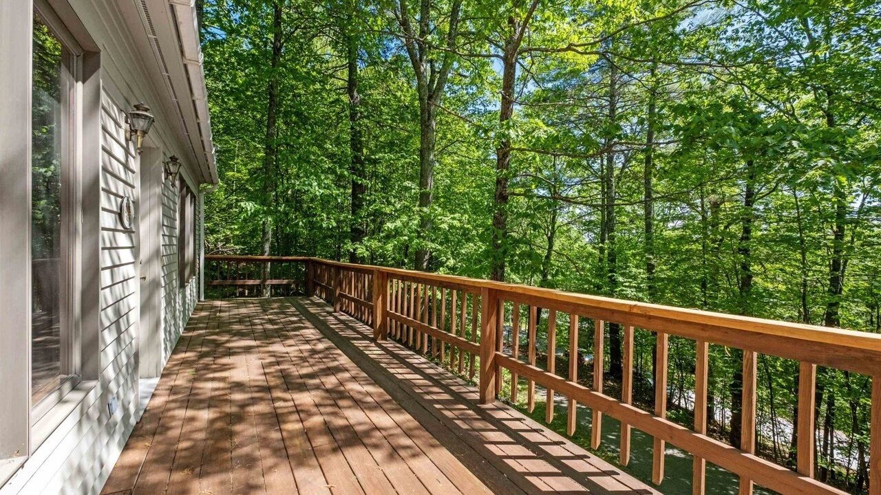 Photo of Patio Balcony in Moultonborough