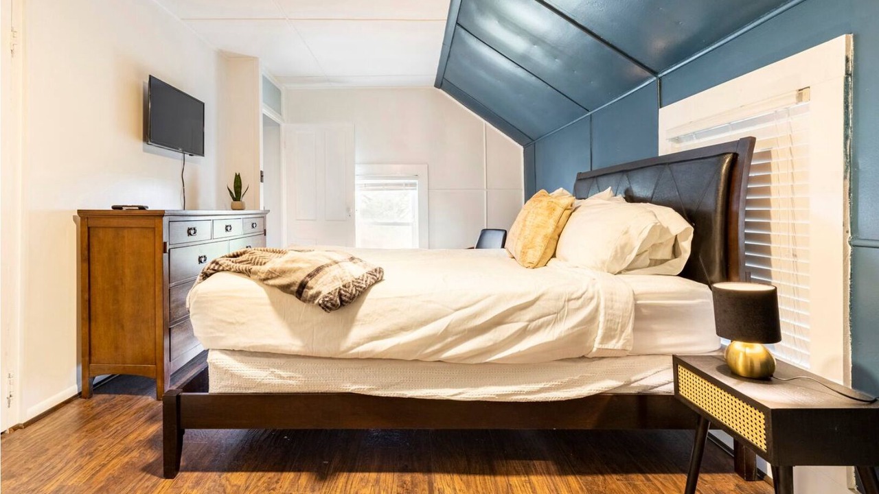 Photo of Bedroom in Cleveland