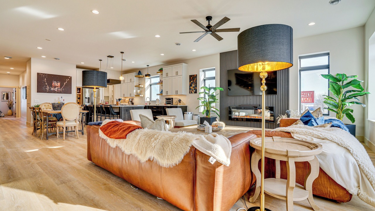 Photo of Livingroom in Lake City