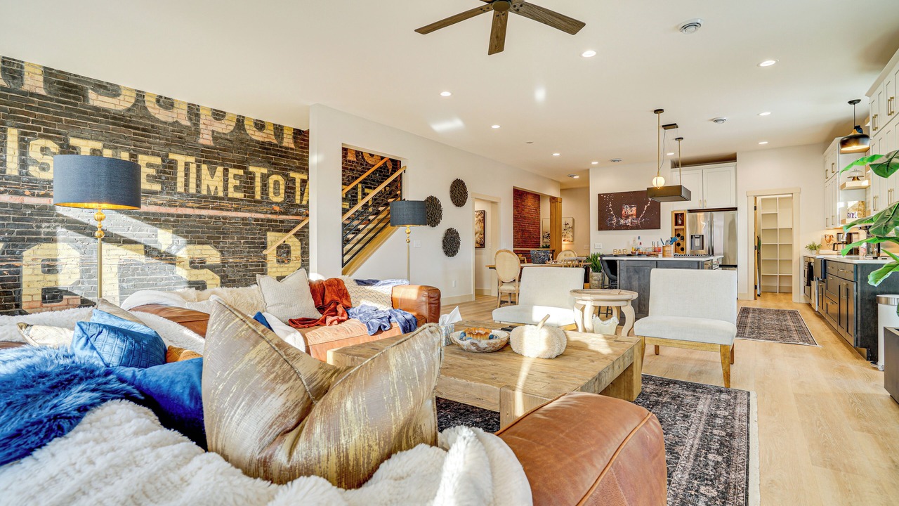 Photo of Livingroom in Lake City