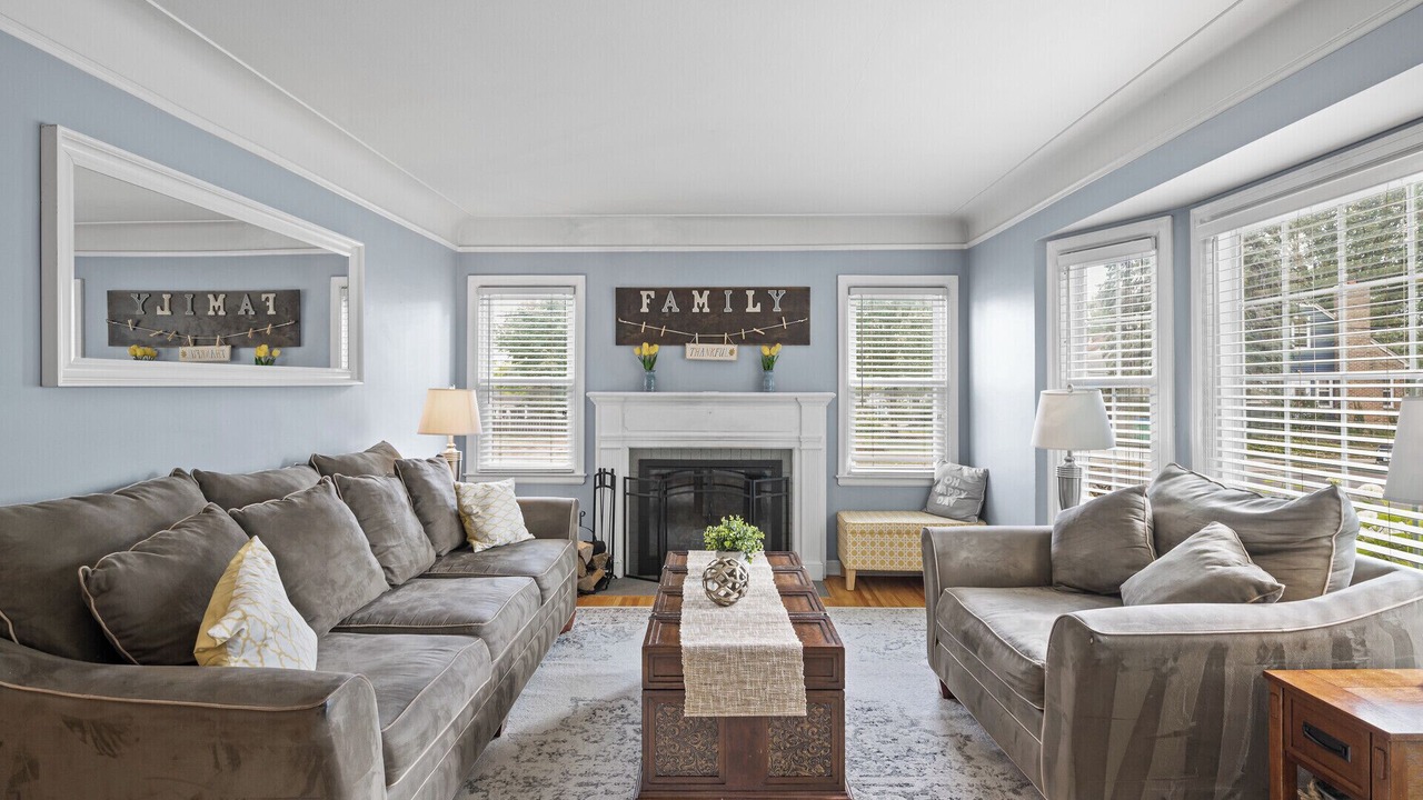 Photo of Livingroom in St. Louis Park