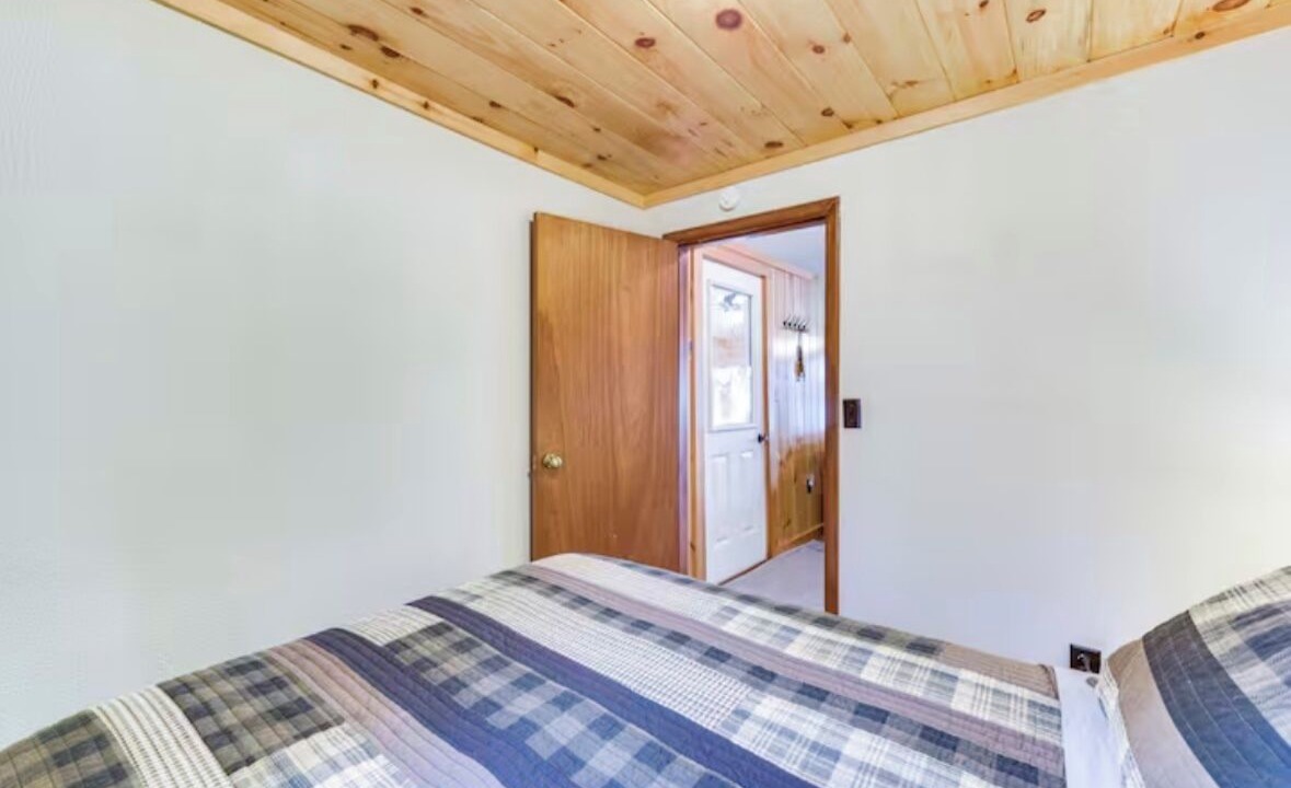 Photo of Bedroom in New Post